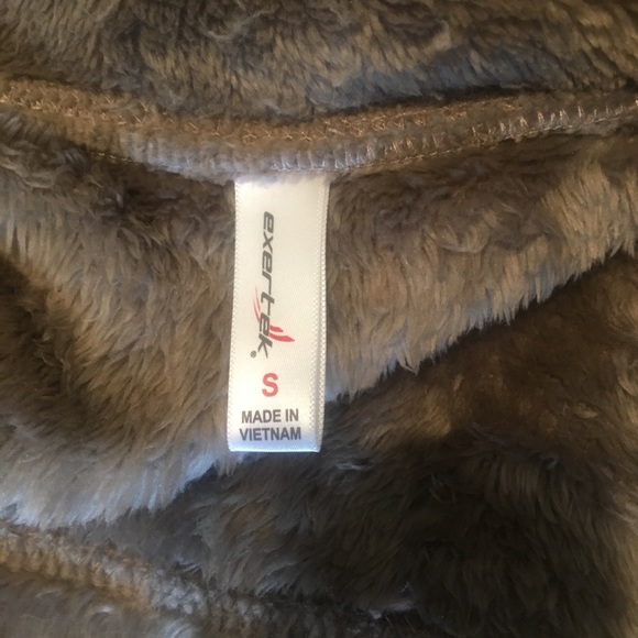 Fuzzy jacket - Picture 3 of 3